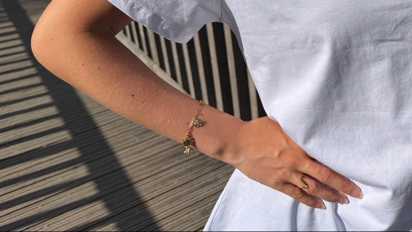 Armbånd med vedhæng